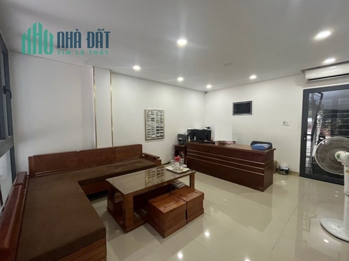 ► Nhà đường 5.5m cách Điện Biên Phủ 50m, 56m2, 4 tầng KD