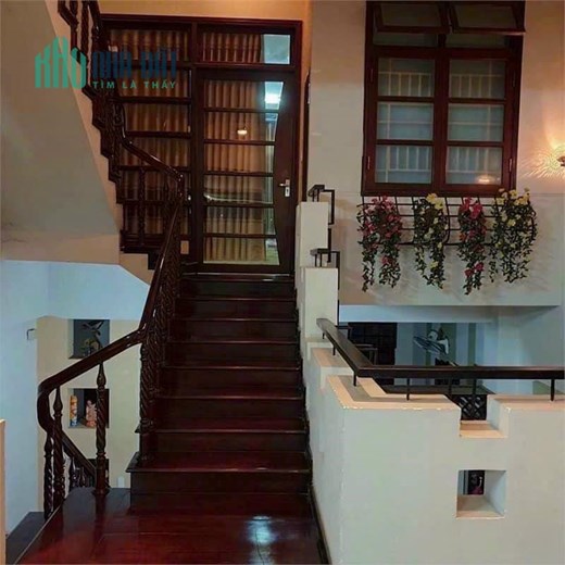CẦN THANH KHOẢN NGAY NHÀ 3 TẦNG, NỘI THẤT GỖ XIN, GẦN BIỂN PHẠM VĂN ĐỒNG.