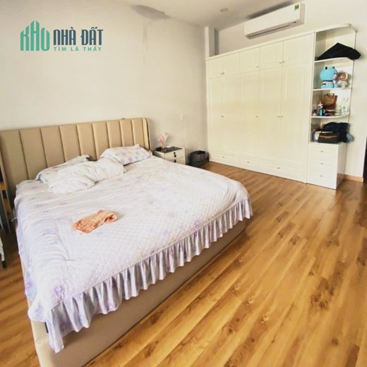 Bán nhà sát hẻm 8m Âu Cơ quận Tân Bình 73m2 -2Tang hơn 5 tỷ TL CC