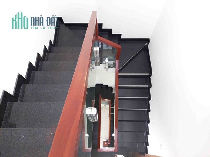 Bán Nhà Gần Phạm Văn Đồng Linh Trung Thủ Đức 70m2, 4 Tầng Đúc, 3PN HXH Chỉ Nhỉnh 7 Tỷ Full Nội Thất.