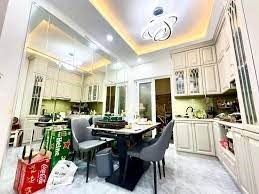 Tôi cần bán nhà tại Nguyễn Ngọc Vũ Cầu Giấy, căn góc 60,3m, giá muốn bán 11,2 tỷ