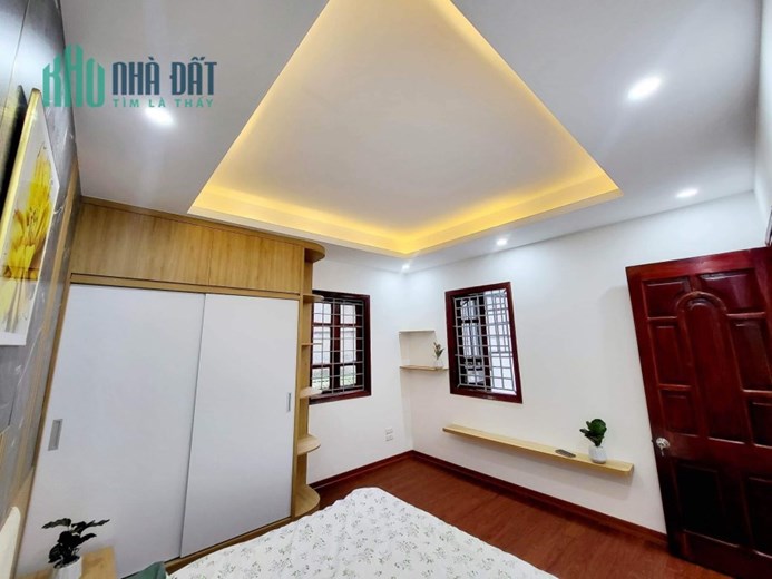 Tôi cần bán nhà tại Nguyễn Ngọc Vũ Cầu Giấy, căn góc 60,3m, giá muốn bán 11,2 tỷ