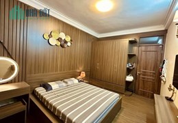 Mình có Nhà cần bán tại Vũ Phạm Hàm Cầu Giấy, 92,6mm2, giá 16,7 tỷ.
