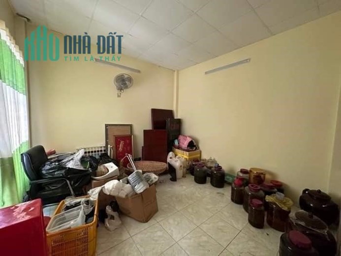 - 3 TẦNG- NHÀ MỚI VÀO Ở NGAY- ĐẦY ĐỦ CÔNG NĂNG- KHÔNG QUY HOẠCH- Đ. NGUYỄN VĂN QUỲ- F. PHÚ THUẬN-