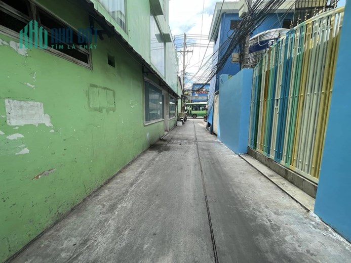 BÁN NHÀ TO PHƯỜNG 5 QUẬN 8 ĐƯỜNG LIÊN TỈNH NGAY SÁT MẶT TIỀN BA GÁC TỚI NHÀ
CHUYÊN MÔI GIỚI QUẬN