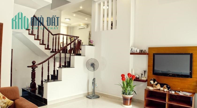 Bán nhà 1 trệt 1 lầu mặt tiền Cô Giang hướng Tây nam - phường 4 - Tp.Vũng Tàu.