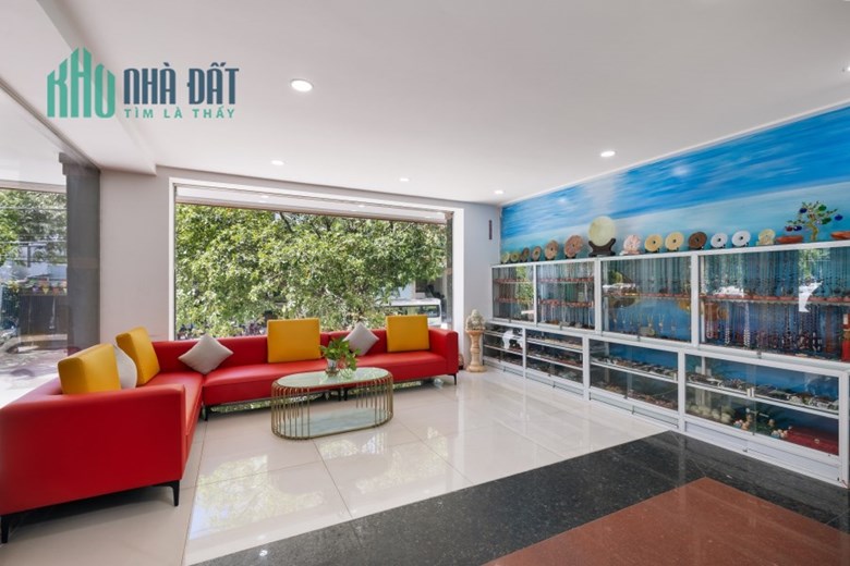 ♣ Khách Sạn 4 Sao gần Biển Phạm Văn Đồng Đà Nẵng, 460m2, 12 tầng đang vận hành