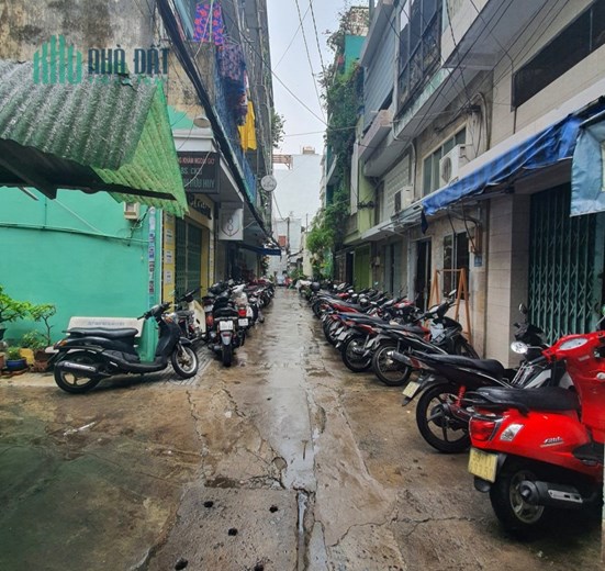 CẦN BÁN NHÀ CHÍNH CHỦ LÂU ĐỜI QUẬN 1- NHÀ CŨ CẤP 4 - NGANG 6M, NỞ HẬU