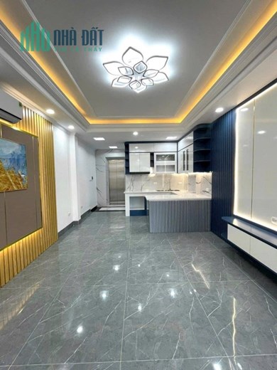 Lạc Long Quân, Tây Hồ - 6 Tầng thang máy - Gần Hồ Tây - Nhỉnh 6 tỷ - HIẾM