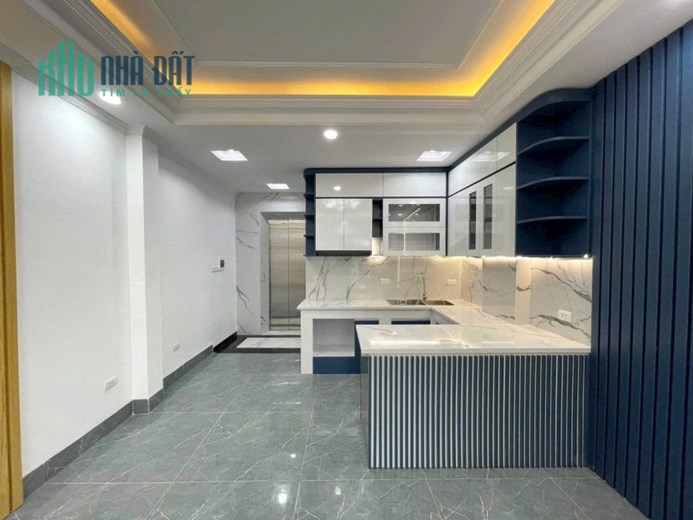 Lạc Long Quân, Tây Hồ - 6 Tầng thang máy - Gần Hồ Tây - Nhỉnh 6 tỷ - HIẾM