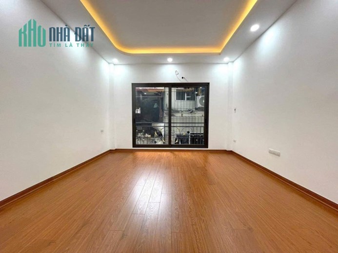 Lạc Long Quân, Tây Hồ - 6 Tầng thang máy - Gần Hồ Tây - Nhỉnh 6 tỷ - HIẾM