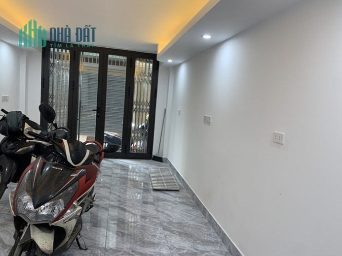 CẦN BÁN NHANH NHÀ ĐẸP MỚI QUẬN HAI BÀ TRƯNG PHỐ MINH KHAI 35M CHỈ HƠN 6 TỶ THANG MÁY SỊN SÒ .