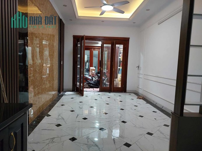 CHO THUÊ NHÀ HGĐ, VP, Ở NHÓM, 35m2, 5T, 3N, ĐỦ ĐỒ.....GẦN Ô TÔ. CỔ NHUẾ.