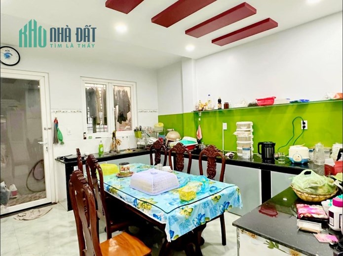 Nhà phố 2 mặt hẻm ô tô, dtsd 320m2, dài 20m, 5pn, sân thượng,6 tỷ,shr