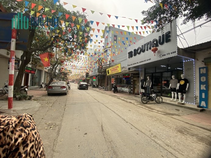 HÀNG HIẾm.hơn 600 triệu- Ô TÔ vào gần Chợ Trường Yên.
- Hàng đẹp , bao chất giá chỉ hơn 600tr 
-