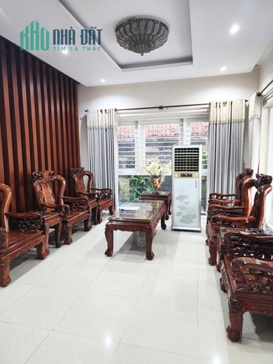 Nhà Đẹp Mặt Tiền Kinh Doanh Ngang 10m Tô Ký Hóc Môn