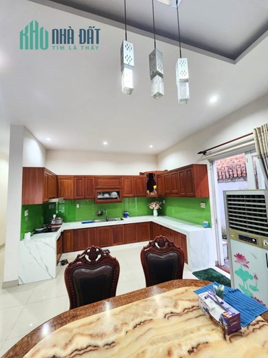 Nhà Đẹp Mặt Tiền Kinh Doanh Ngang 10m Tô Ký Hóc Môn