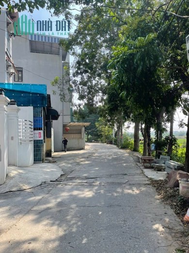 -Xóm xã trúc Sơn ngay cạnh chợ vài bước chân dt:100m ,thông số đẹp 
-Bán kính 200 m đầy đủ tiện ích