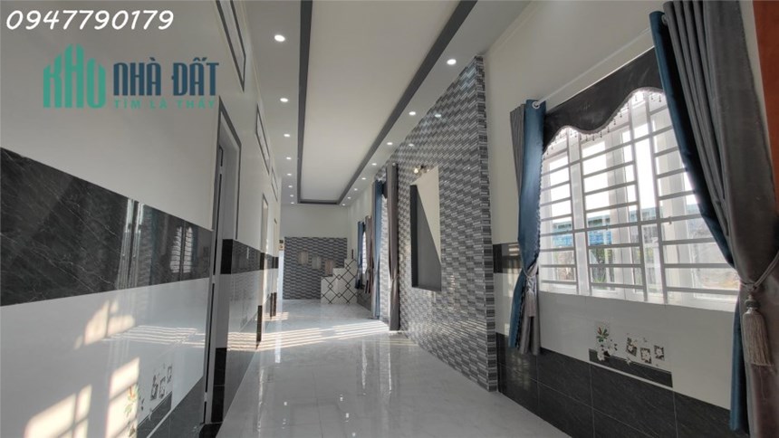 Nhà Mái Thái 2 Mặt Tiền - Dân Cư Đông!
