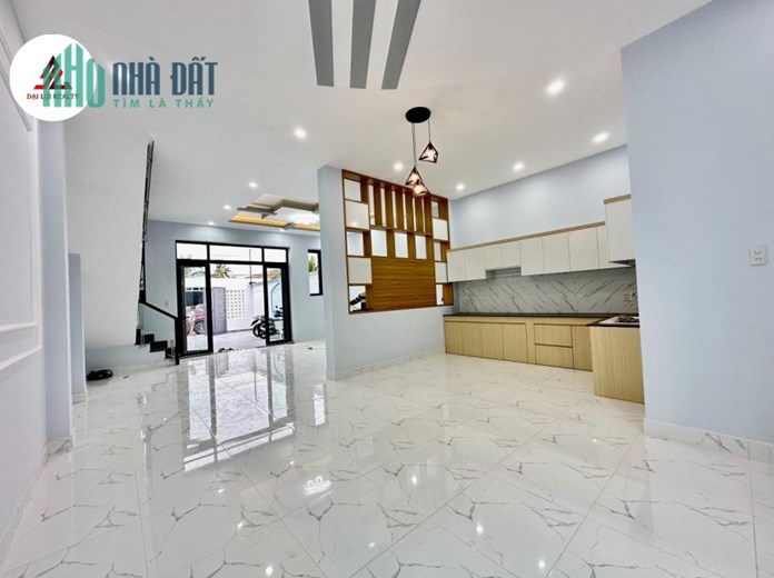 NHÀ MẶT TIÊN NHỰA GIÁP MỸ THO