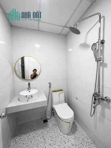 căn hộ 2 ngủ 2 wc chung cư HH Linh Đàm 65 mét 1 ty690