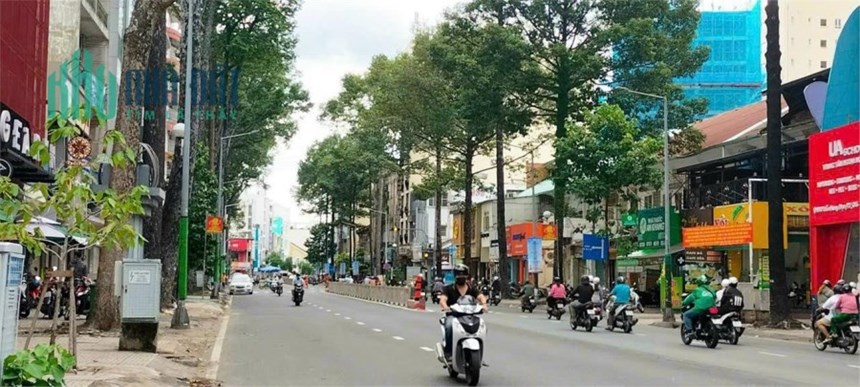 KET TIỀN. BÁN GẤP CĂN NHÀ MẶT TIỀN ĐƯỜNG TRẦN HƯNG ĐẠO Q5