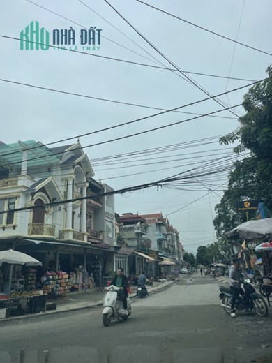 - Bán đất phân lô đỉnh tại Phụng Châu, Chương Mỹ.
- Diện tích 152m2 chia được 2 hoặc 3 lô.
- Nằm