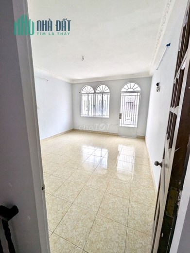 Nhà 2 tầng hẻm xe hơi Lê Đức Thọ, 2PN, 8 triệu/th