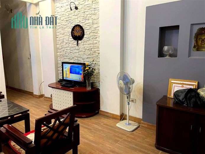 Bán Nhà Mặt Phố Phạm Ngọc Thạch Quận Đống Đa. 33m Xây 5 Tầng Nhỉnh 14 Tỷ. Cam Kết Ảnh Thật Mô Tả