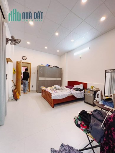 Mặt tiền kinh doanh Hoàng Diệu Q4 Ngang 3.8 nở ngang 6m x12m- 3 tấm Giảm ngay 1tỷ