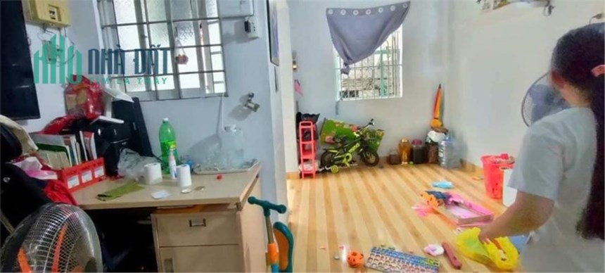 BÁN NHÀ QUẬN 2 GIÁ  2 TỶ 550 TRIỆU, SỔNG HỒNG RIÊNG.