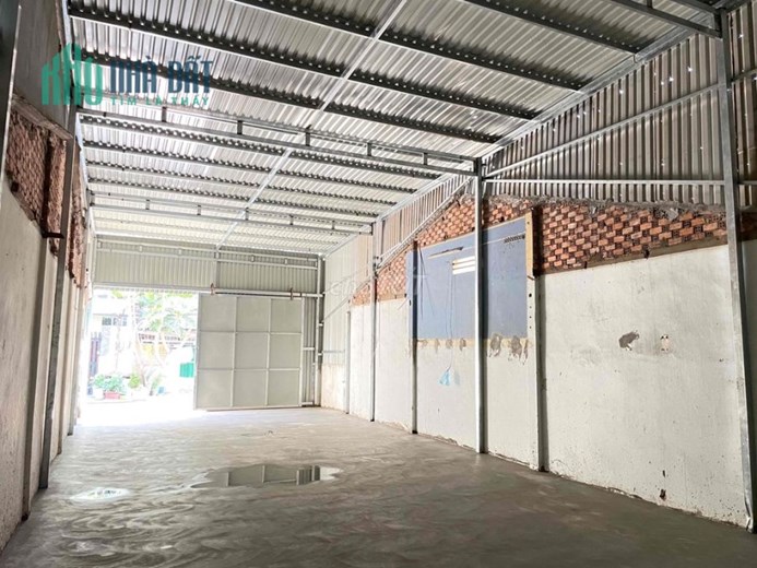 Kho 140m2 MT đường Phạm Văn Bạch - 17 tr/th