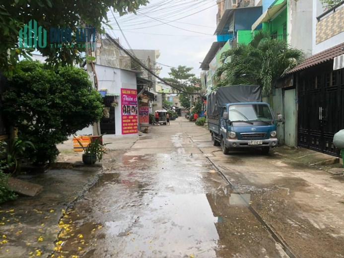 Bán Nhà Mặt Tiền 60m2, Giáp Tân Phú, Ngay Lê Thúc Hoạch,Hẻm Xe Tải Thông, Chỉ 4 Tỷ xx.