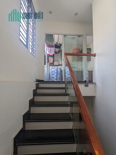 Bán nhà xây độc lập 40m 3 tầng Nguyễn Công Trứ ngõ nông, GIÁ 2.25 tỉ