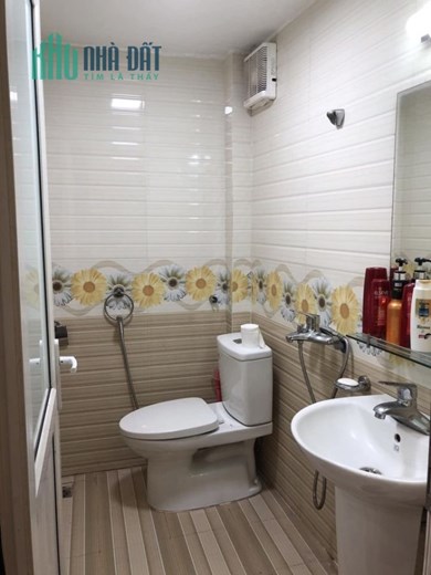 Siêu phẩm Núi Trúc 4.5 tỷ đẹp lung linh
Bán Nhà Đống Đa - 43m2 x 5 tầng - Lô góc thoáng - 15m ra