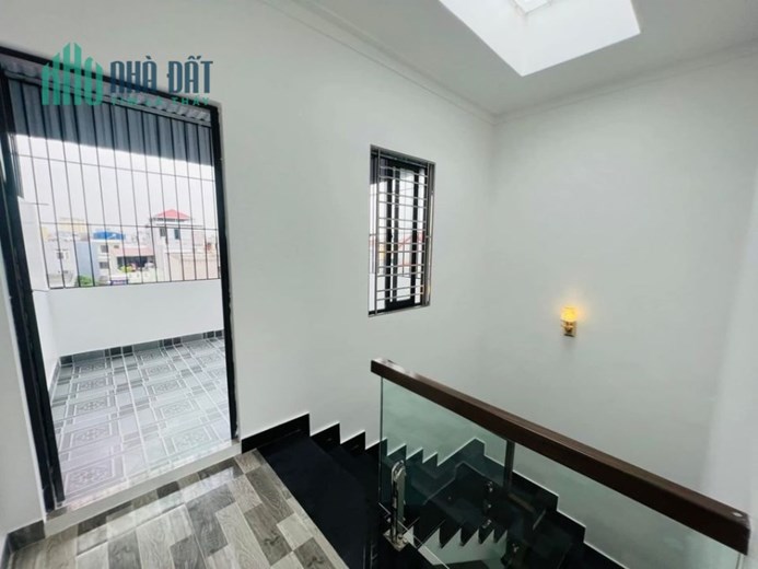 Bán nhà xây mới Trung Hành, diện tích 44m 4 tầng GIÁ 2.6 tỉ ô.tô đỗ cửa