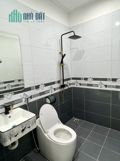 Bán nhà Hào Khê - Lạch Tray, 70m 3 tầng GIÁ 2.89 tỉ sân cổng riêng
