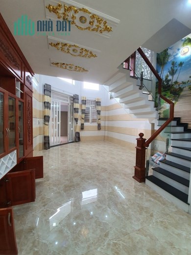 Cho thuê 2 căn góc liền kề mặt tiền đường 18B. Đường rộng xe tải lớn ra vào/đậu thoải mái