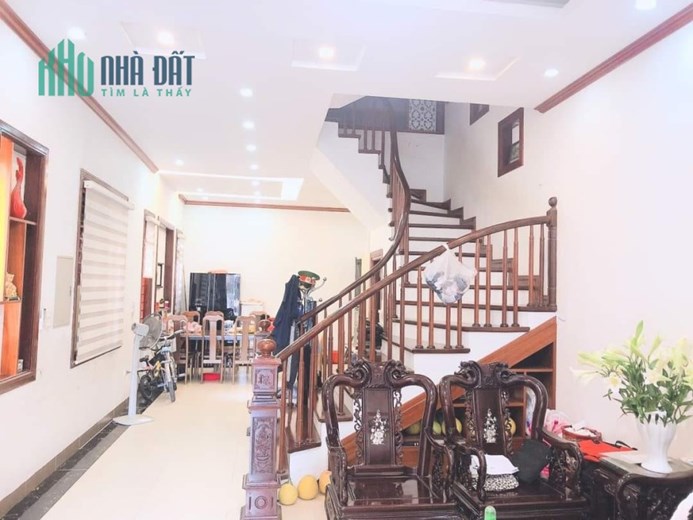 Bán nhà Văn Quán, ô tô đỗ cửa, ngõ thông tứ tung, 43m2, 6.4 tỷ