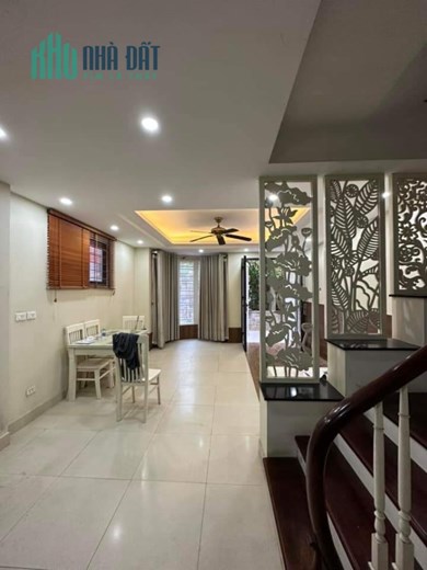 bán nhà Hoàng Quốc Việt. PHÂN LÔ 3 THOÁNG _ Ô TÔ TRÁNH DỪNG ĐỖ NGÀY ĐÊM 45M2/10.6 TỶ