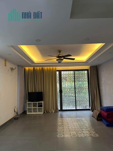 bán nhà Hoàng Quốc Việt. PHÂN LÔ 3 THOÁNG _ Ô TÔ TRÁNH DỪNG ĐỖ NGÀY ĐÊM 45M2/10.6 TỶ