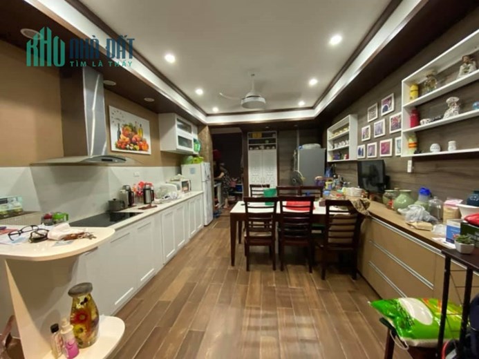 Bán nhà Nguyễn Khuyến, ngõ thoáng sạch sẽ, ba bước ra Hồ Văn Quán, 34m2, 5.6 tỷ