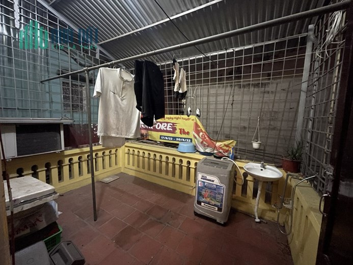 Bán nhà mặt ngõ Nguyễn Trãi 58m 3 tầng LÔ GÓC  3 mặt thoáng ngõ thông nhỉnh 6  tỷ lh 0975124520