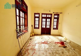 Bán nhà mặt phố Hàng Thiếc, Hoàn Kiếm, vị trí đẹp, sổ nở hậu, 107m, mặt tiền 5.7m, 56 tỷ.