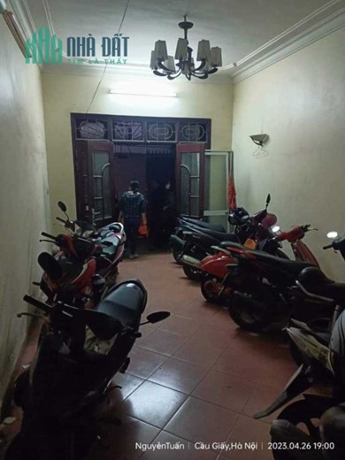 Bán Nhà Phố Hoa Bằng 65m2 x 5 tầng 9 phòng ngủ, ngõ thông rộng , ô tô tránh, Khách mua về chỉ cần