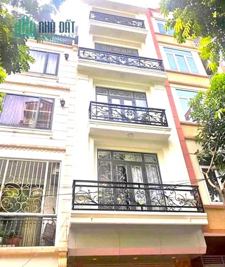 Chủ cần bán gấp nhà Hoàng Cầu 68m2, 5T, MT 4,5m mặt ngõ ô tô, giá rất hợp lý