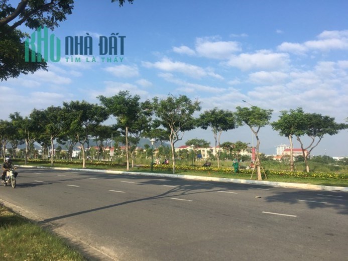 Bán gấp biêt thự Mặt tiền Thanh Tịnh, 240m2 (8x29m), gần bến xe, gần Hoàng Thị Loan, nhỉnh 8 tỷ