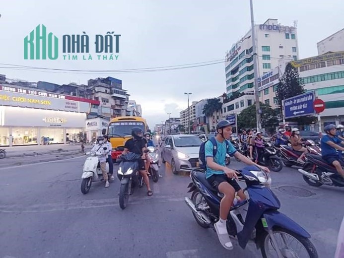 Bán Nhà Mặt Phố Kim Đồng 113/119m2 x 5 tầng, 9 phòng, 1 Mặt Phố 1 Mặt Ngõ, vỉa hè rộng miên man