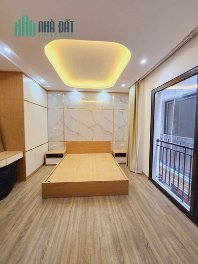 Nhà vừa xây xong ,Hoàng Quốc Việt , ngõ thông ,ở Sướng  40 m- 4,75 tỷ. ô tô