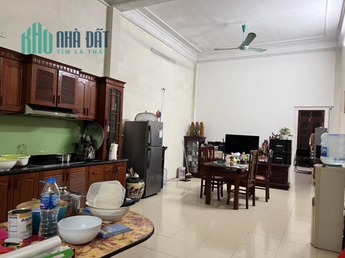NHÀ PHỐ NGÔ GIA TỰ - Ô TÔ TRÁNH - GA RA Ô TÔ NỞ HẬU KINH DOANH TÀI LỘC.